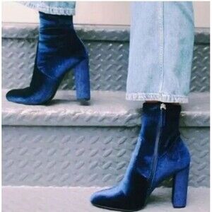 Steven Madden Blue Edit Zip Up Velvet Block Heel Ankle Boots Sz 7